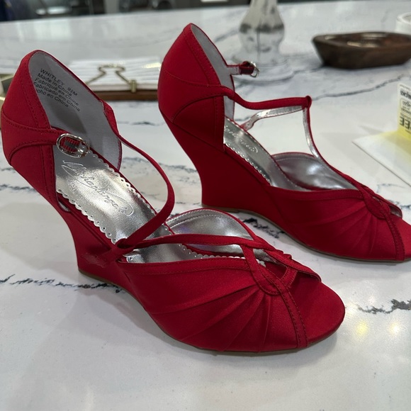 Satin shoes - Picture 2 of 5